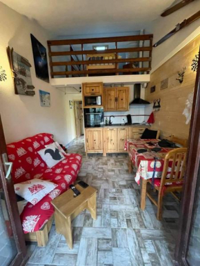 LES FONTANILLES odeillo chalet 60 wifi parking gratuit exposé plein sud & plein pied